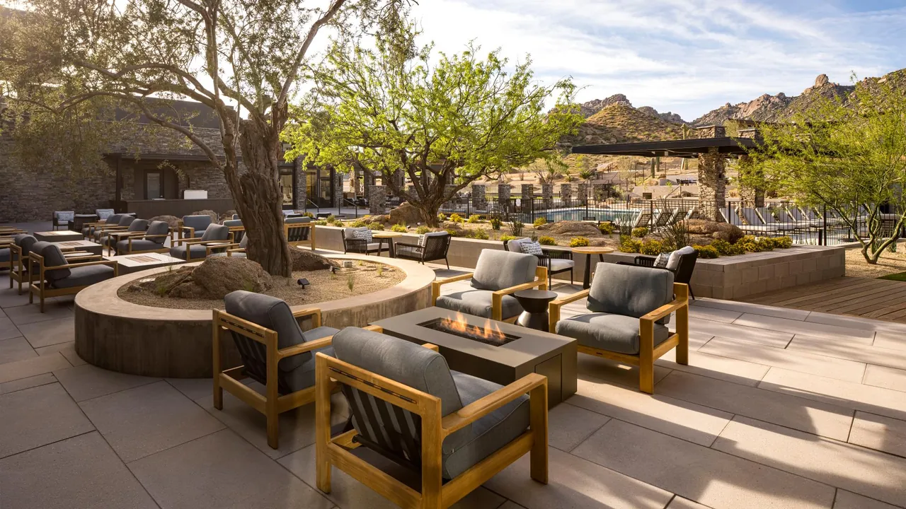 Fire pit lounge for cocktails and after-dinner drinks